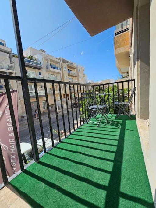 3 Bedroom Apt In Prime Location 5M Away From Beach Is-Swieqi Dış mekan fotoğraf