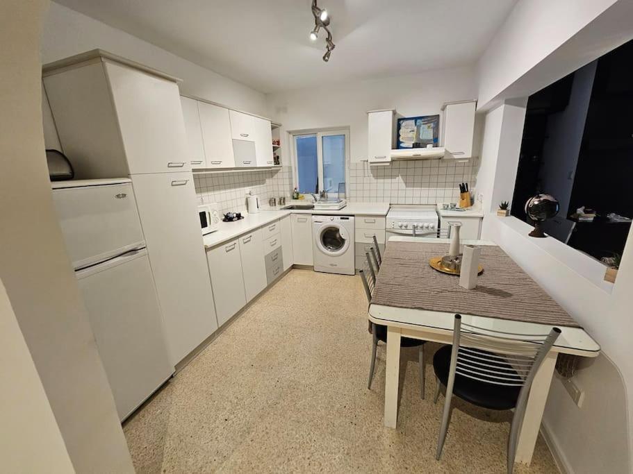 3 Bedroom Apt In Prime Location 5M Away From Beach Is-Swieqi Dış mekan fotoğraf